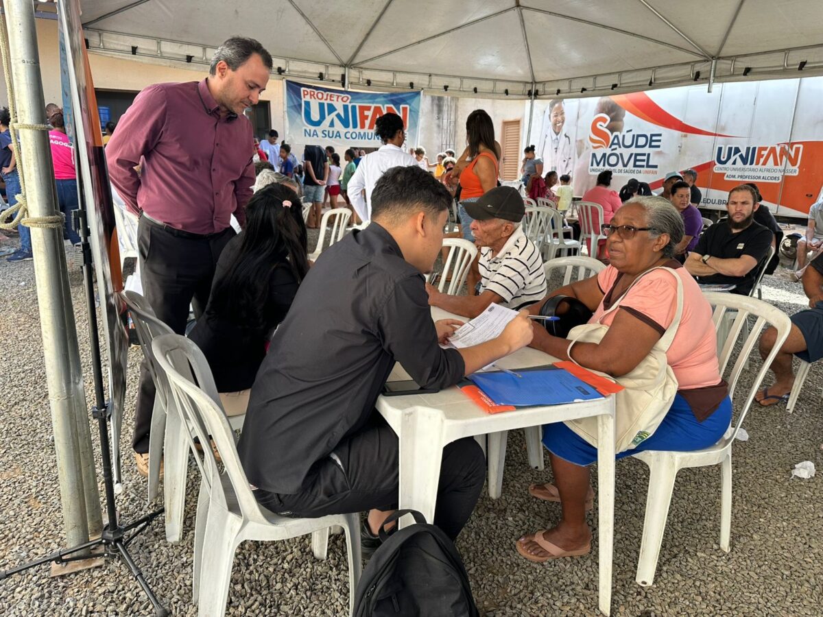 Os atendimentos ao público foram realizados pelos alunos da Unifan, sob supervisão docente